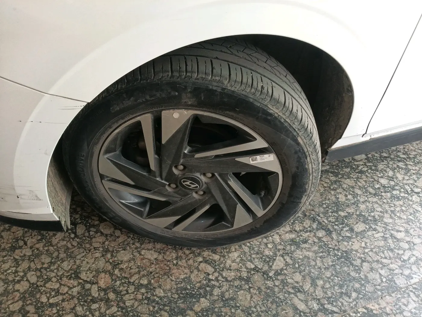 2023 Hyundai NEW I20 ASTA 1.2 MT, Petrol, Manual, 47,464 km, tyre