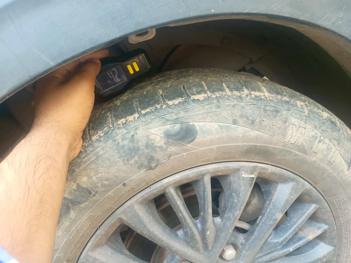 2021 Maruti XL6 ALPHA AT, Petrol, Automatic, 1,69,599 km, tyre