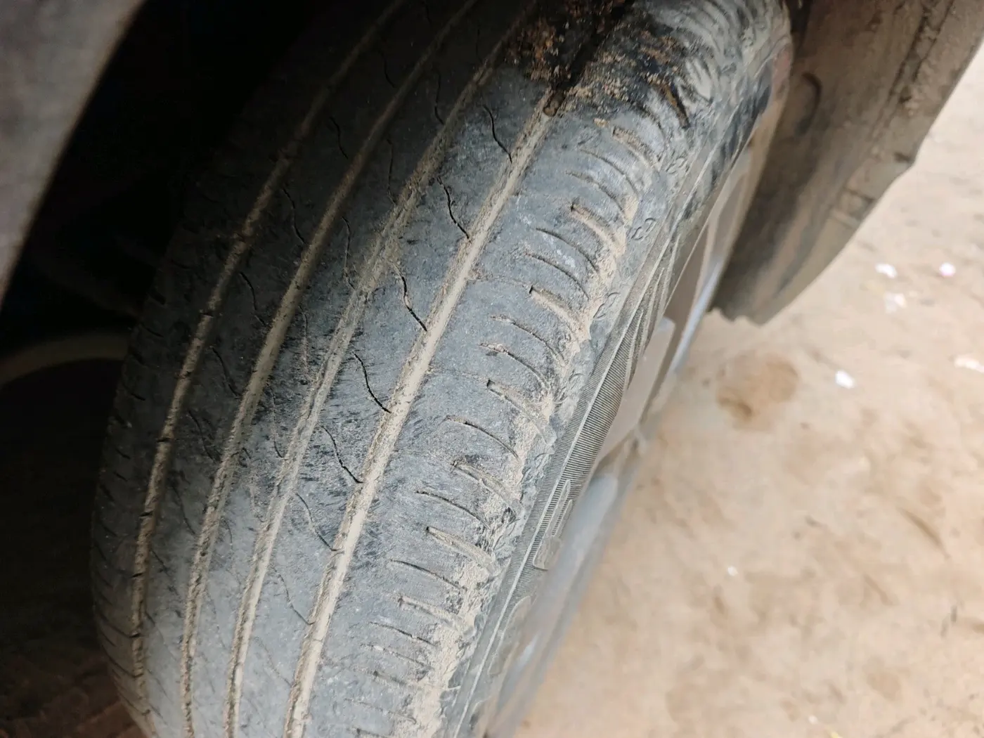 2024 Maruti FRONX SIGMA 1.2 MT, Petrol, Manual, 40,567 km, tyre