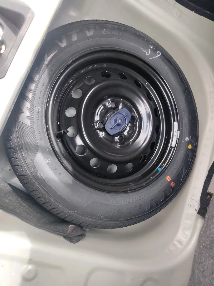 2023 Maruti New Wagon-R VXI 1.0, Petrol, Manual, 22,673 km, tyre