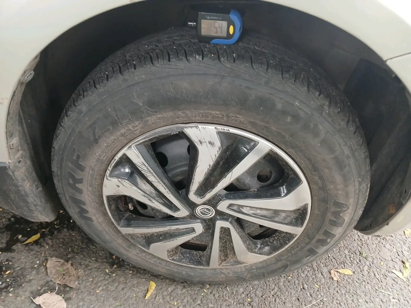 2011 Maruti Swift VXI, Petrol, Manual, 69,663 km, tyre