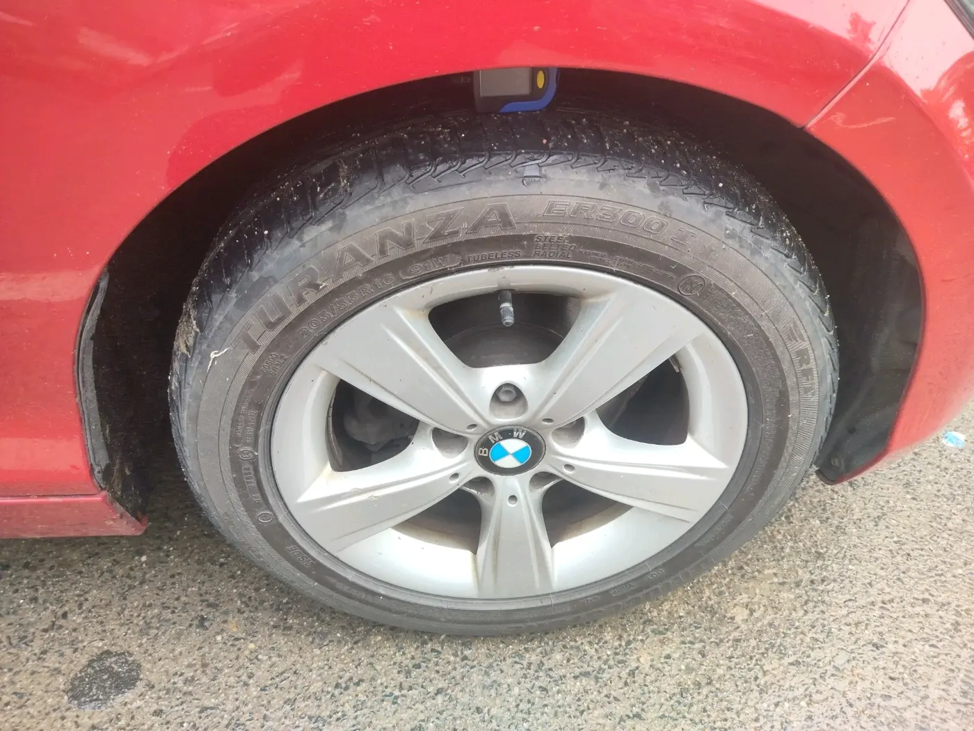 2014 BMW 1 Series 118D HATCHBACK, Diesel, Automatic, 1,09,609 km, tyre