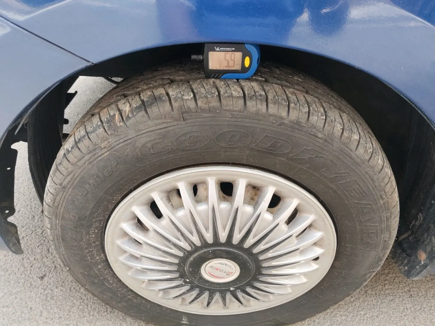 2015 Hyundai Eon ERA +, Petrol, Manual, 76,382 km, tyre