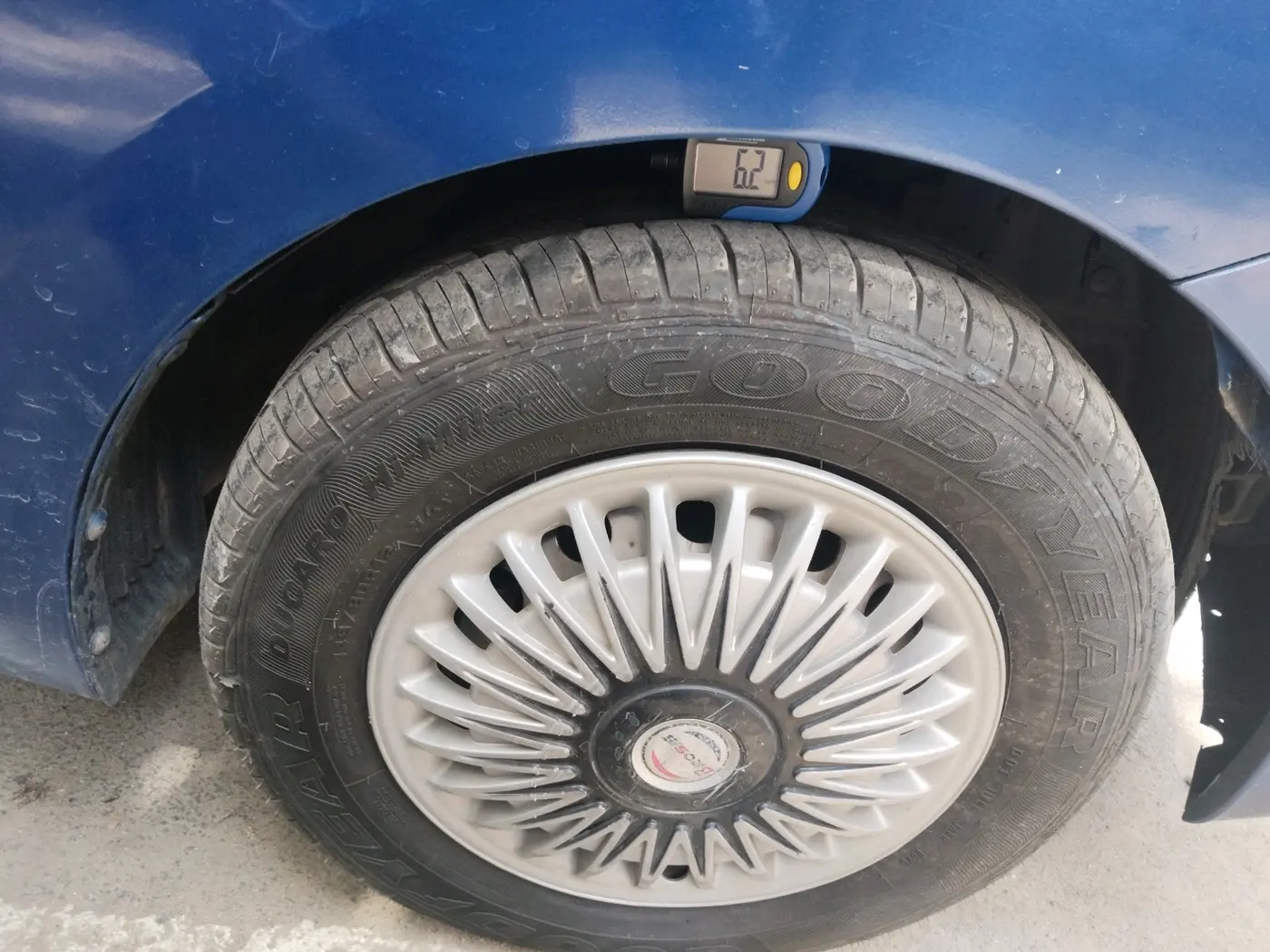 2015 Hyundai Eon ERA +, Petrol, Manual, 76,382 km, tyre