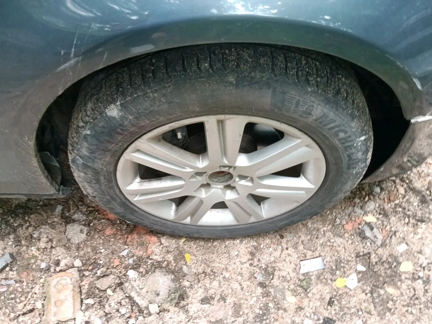 2010 Audi A4 2.0 TDI, Diesel, Automatic, 73,818 km, tyre