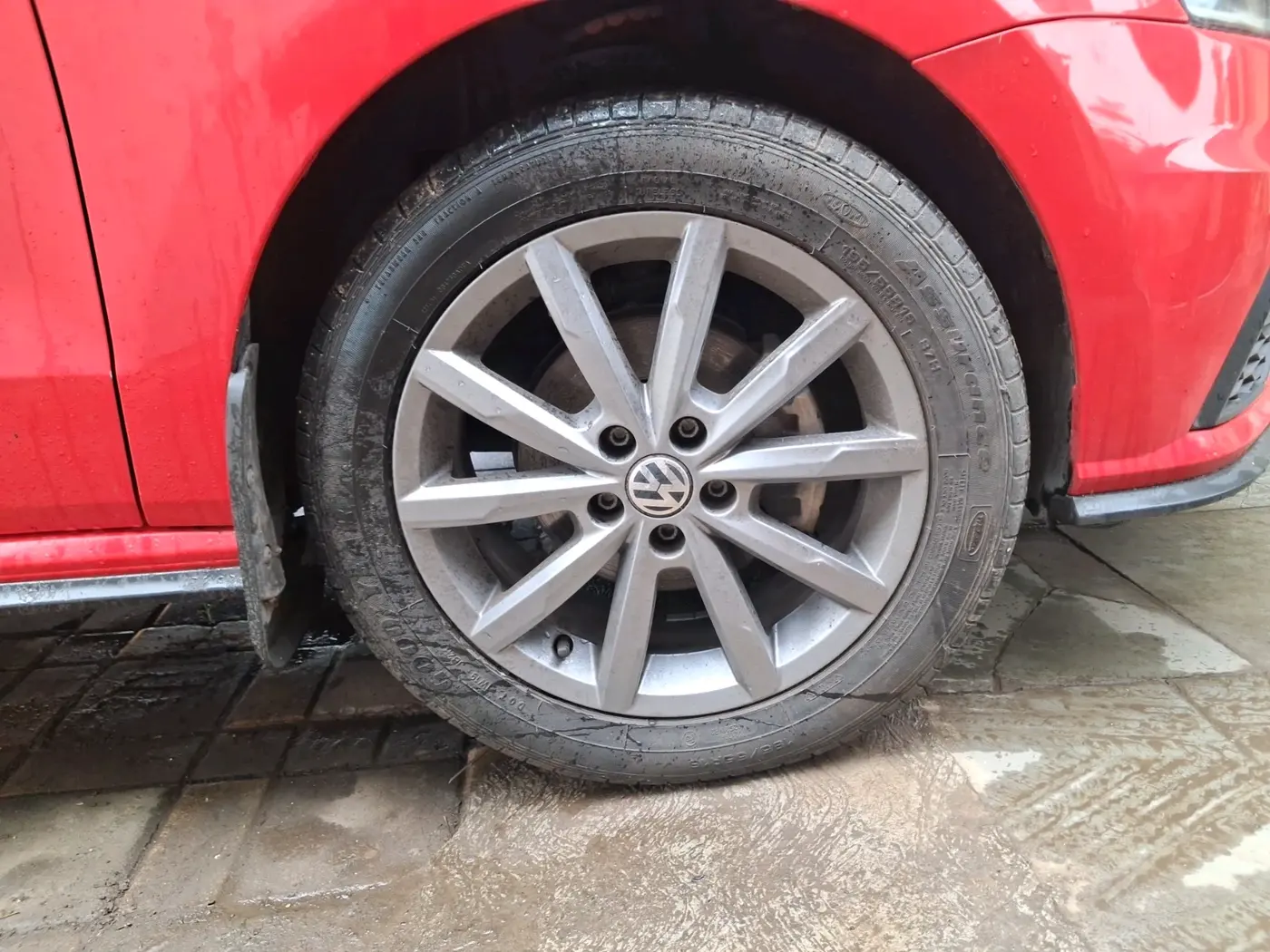 2021 Volkswagen Polo HIGHLINE PLUS 1.0L TSI AT, Petrol, Automatic, 17,908 km, tyre
