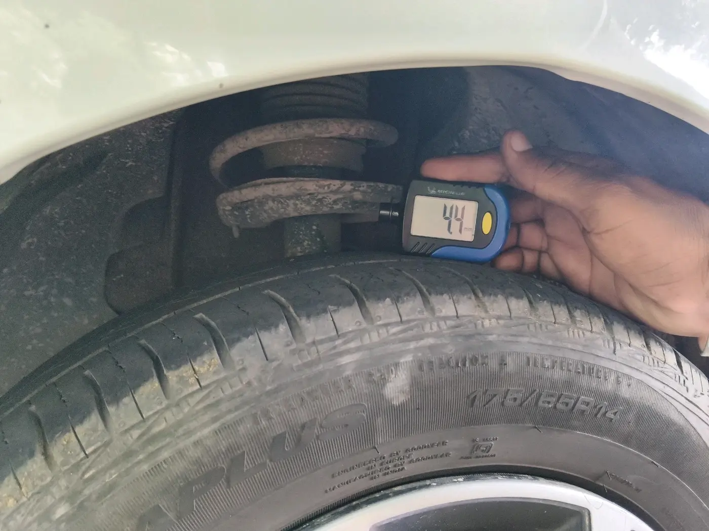 2019 Tata Tiago XZ PETROL, Petrol, Manual, 61,820 km, tyre