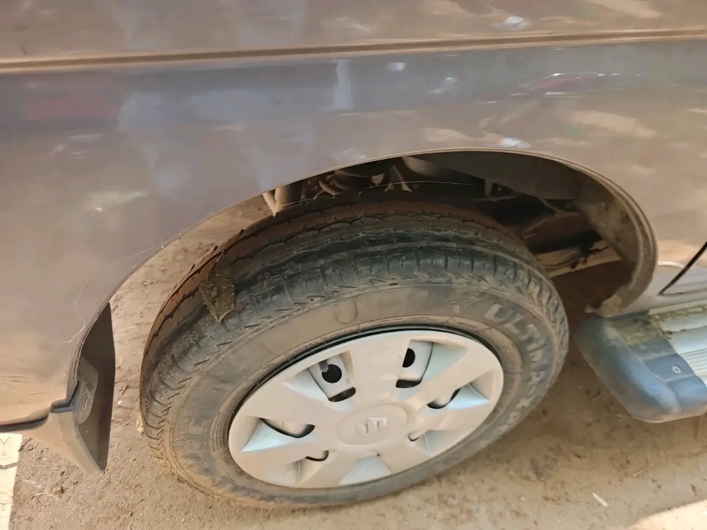 2023 Maruti Eeco 5 STR AC, Petrol, Manual, 23,353 km, tyre