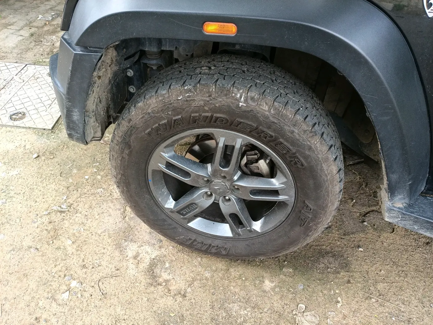 2023 Mahindra Thar LX HARD TOP 4WD MT, Diesel, Manual, 60,201 km, tyre