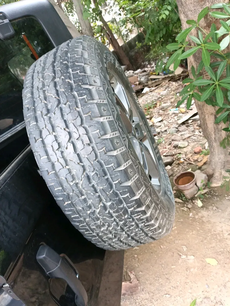 2023 Mahindra Thar LX HARD TOP 4WD MT, Diesel, Manual, 60,201 km, tyre
