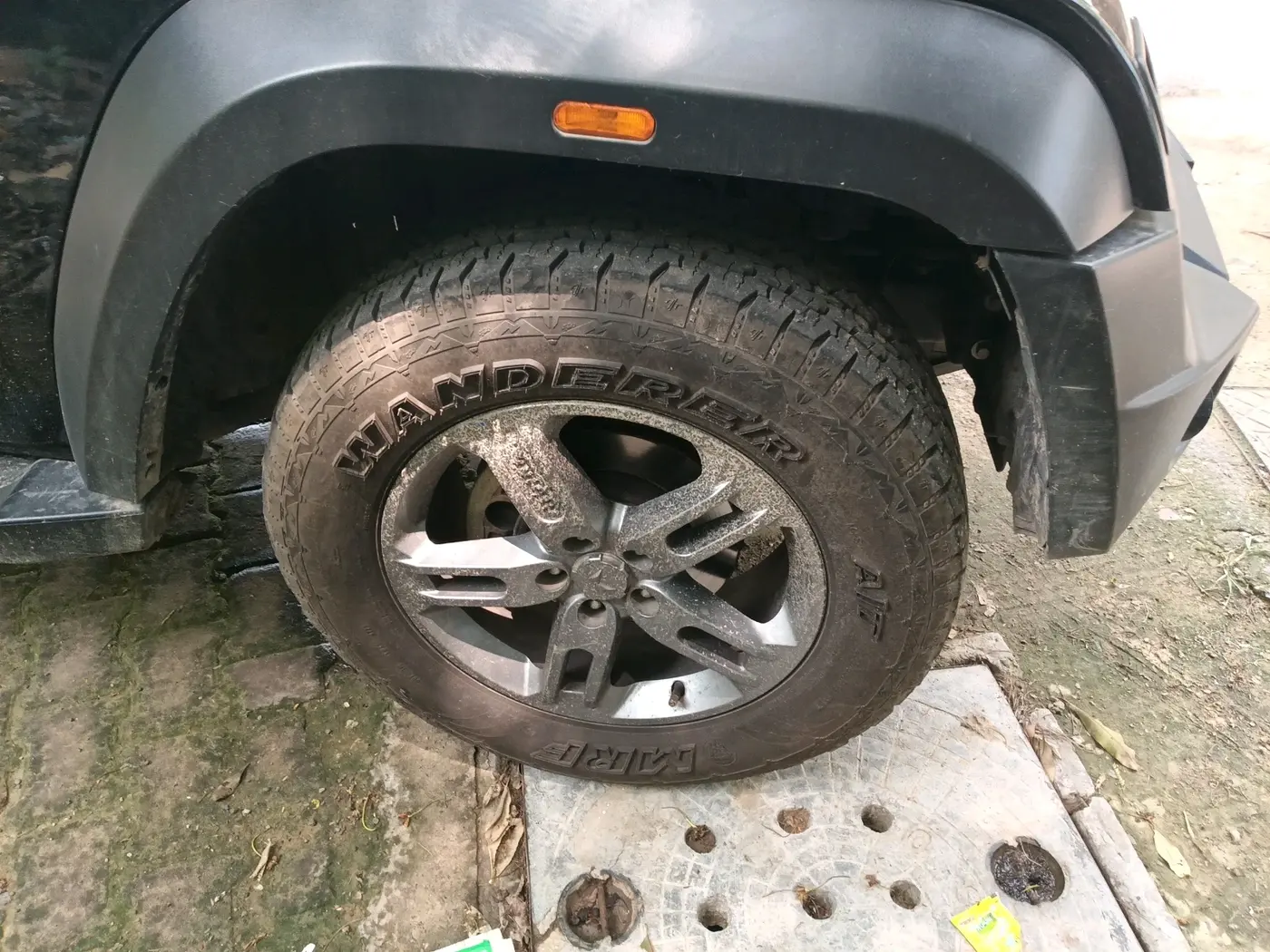 2023 Mahindra Thar LX HARD TOP 4WD MT, Diesel, Manual, 60,201 km, tyre