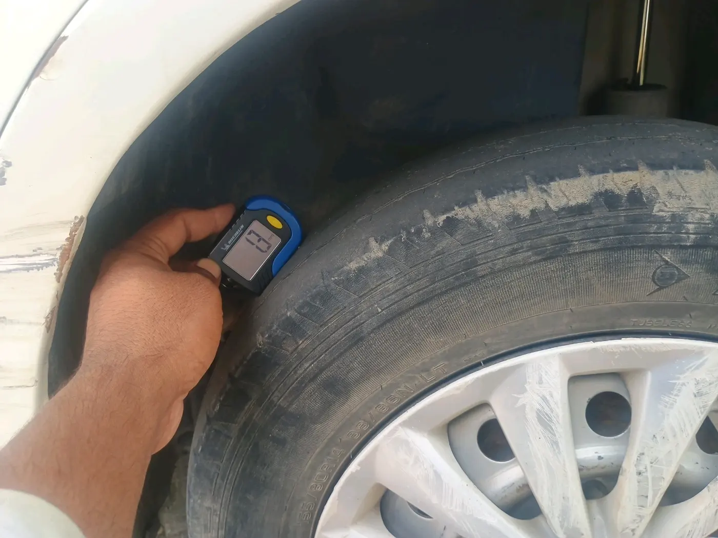 2018 Maruti Swift Dzire TOUR S-CNG, CNG, Manual, 77,190 km, tyre