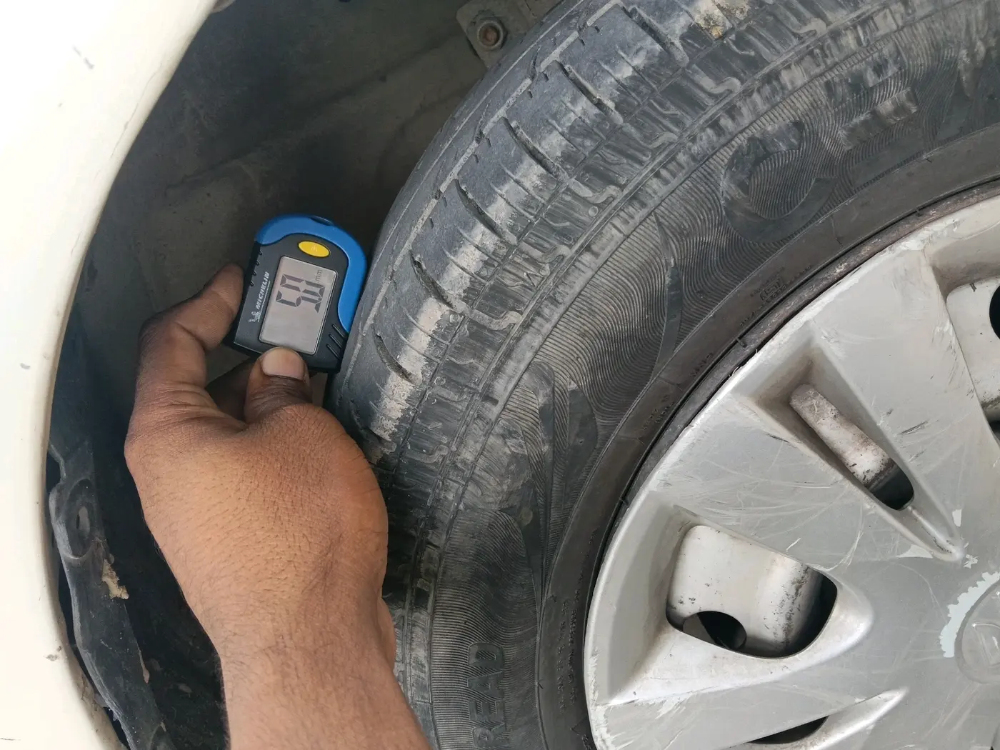2018 Maruti Swift Dzire TOUR S-CNG, CNG, Manual, 77,190 km, tyre