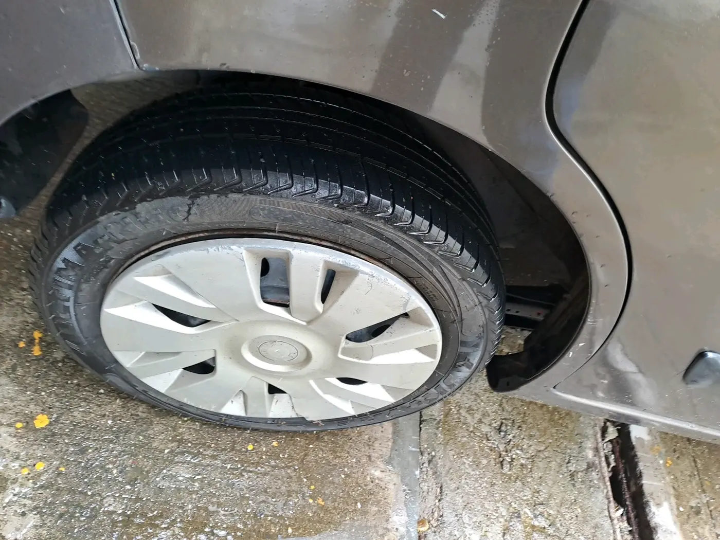2013 Maruti Wagon R 1.0 VXI, Petrol, Manual, 1,17,593 km, tyre
