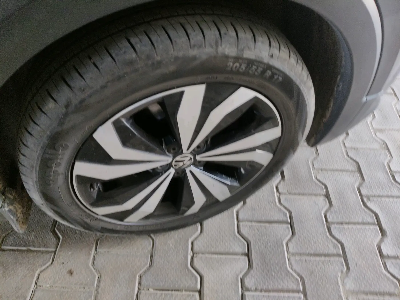 2023 Volkswagen TAIGUN GT PLUS 1.5 TSI DSG, Petrol, Automatic, 1,54,810 km, tyre