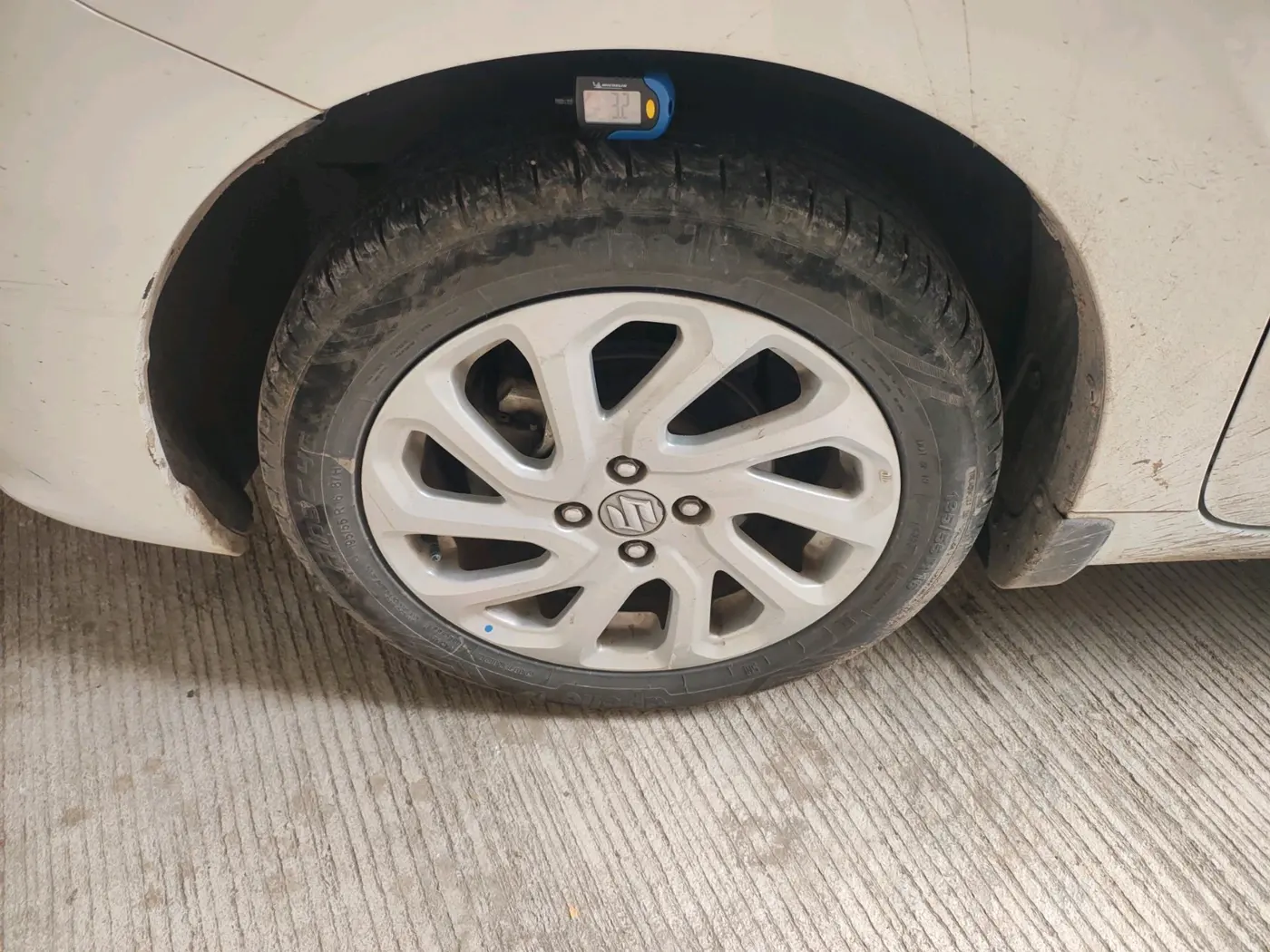 2023 Maruti Baleno  ZETA CNG 1.2L, CNG, Manual, 54,861 km, tyre