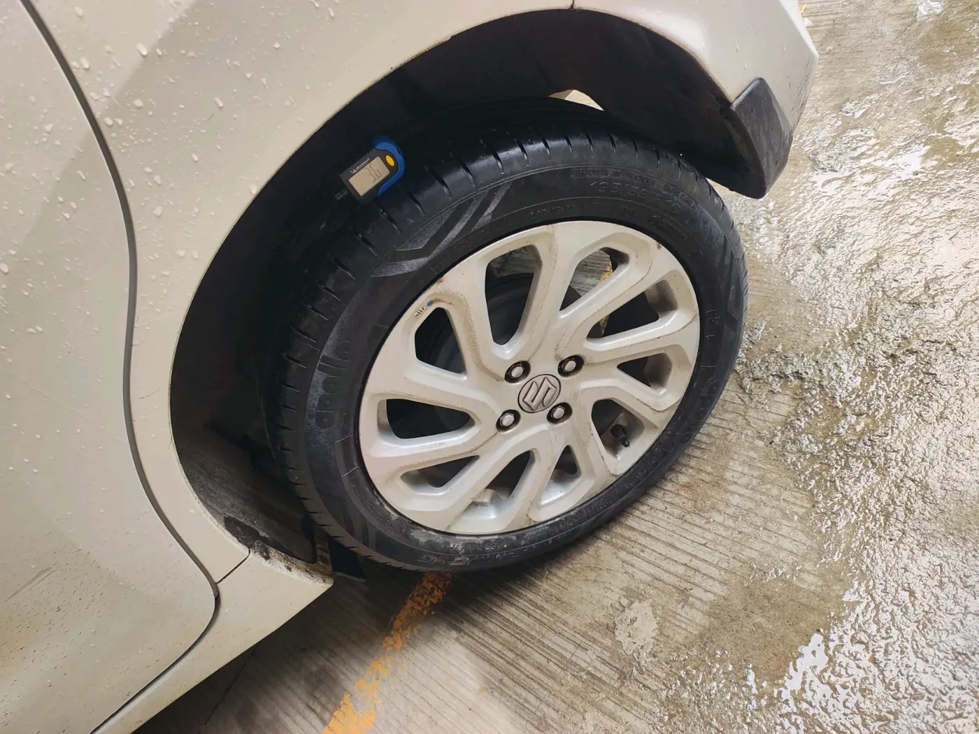 2023 Maruti Baleno  ZETA CNG 1.2L, CNG, Manual, 54,861 km, tyre