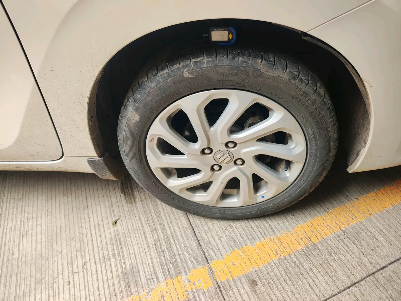 2023 Maruti Baleno  ZETA CNG 1.2L, CNG, Manual, 54,861 km, tyre