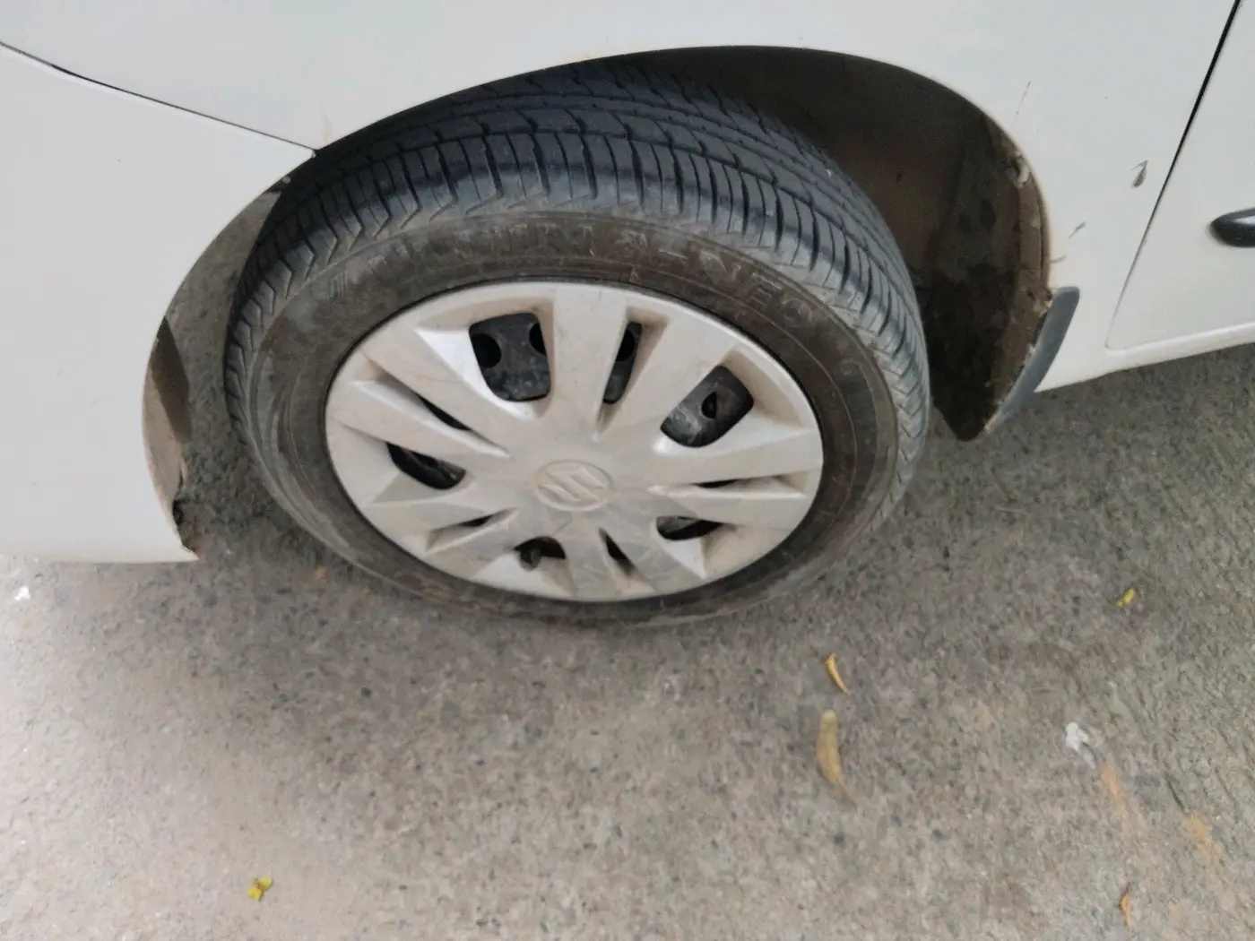 2017 Maruti Wagon R 1.0 VXI AMT, Petrol, Automatic, 85,355 km, tyre