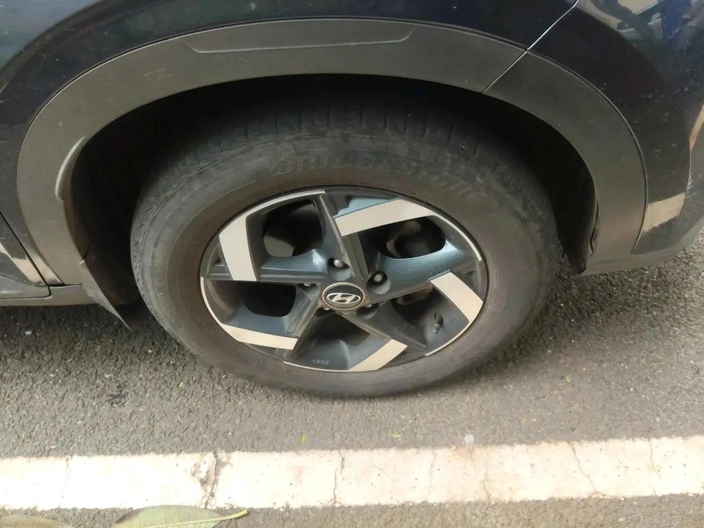 2019 Hyundai VENUE SX PLUS 1.0 TURBO DCT, Petrol, Automatic, 79,750 km, tyre