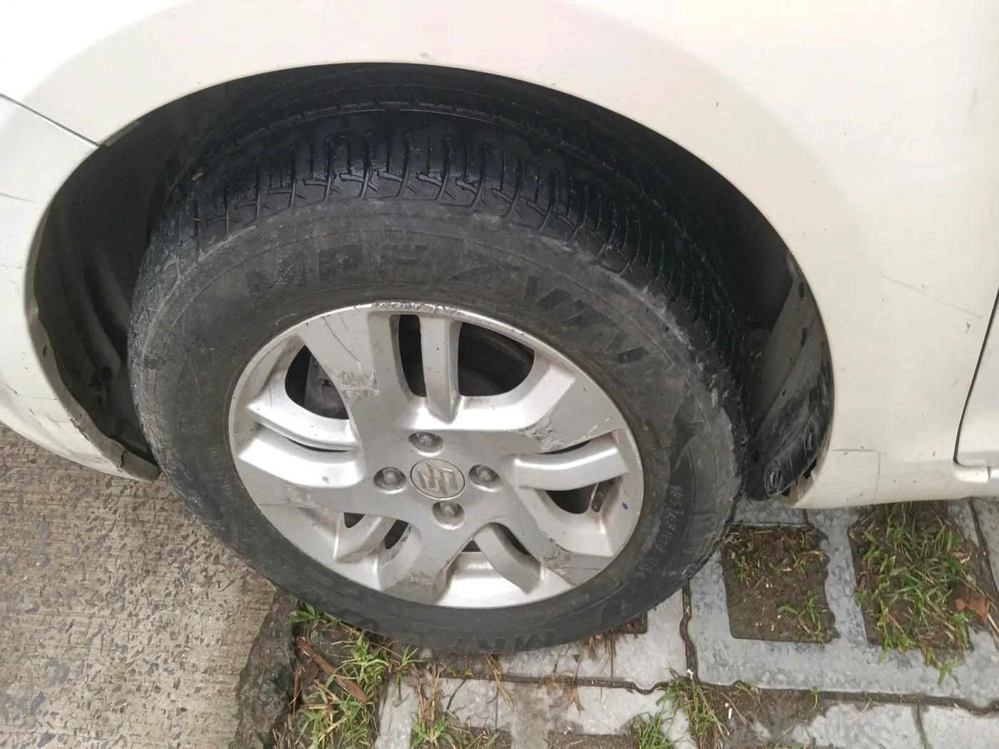 2012 Maruti Swift Dzire ZXI, Petrol, Manual, 31,680 km, tyre