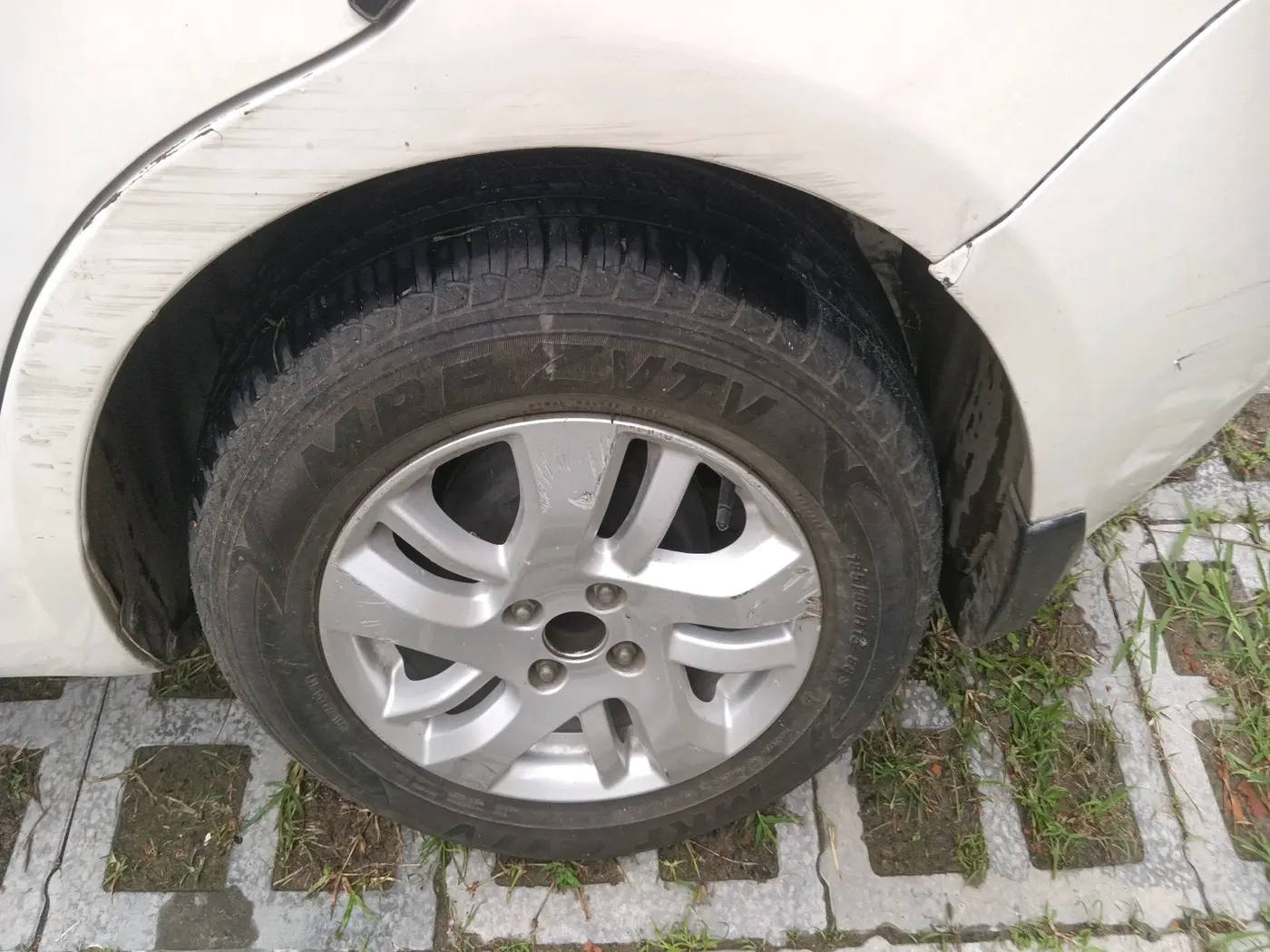 2012 Maruti Swift Dzire ZXI, Petrol, Manual, 31,680 km, tyre
