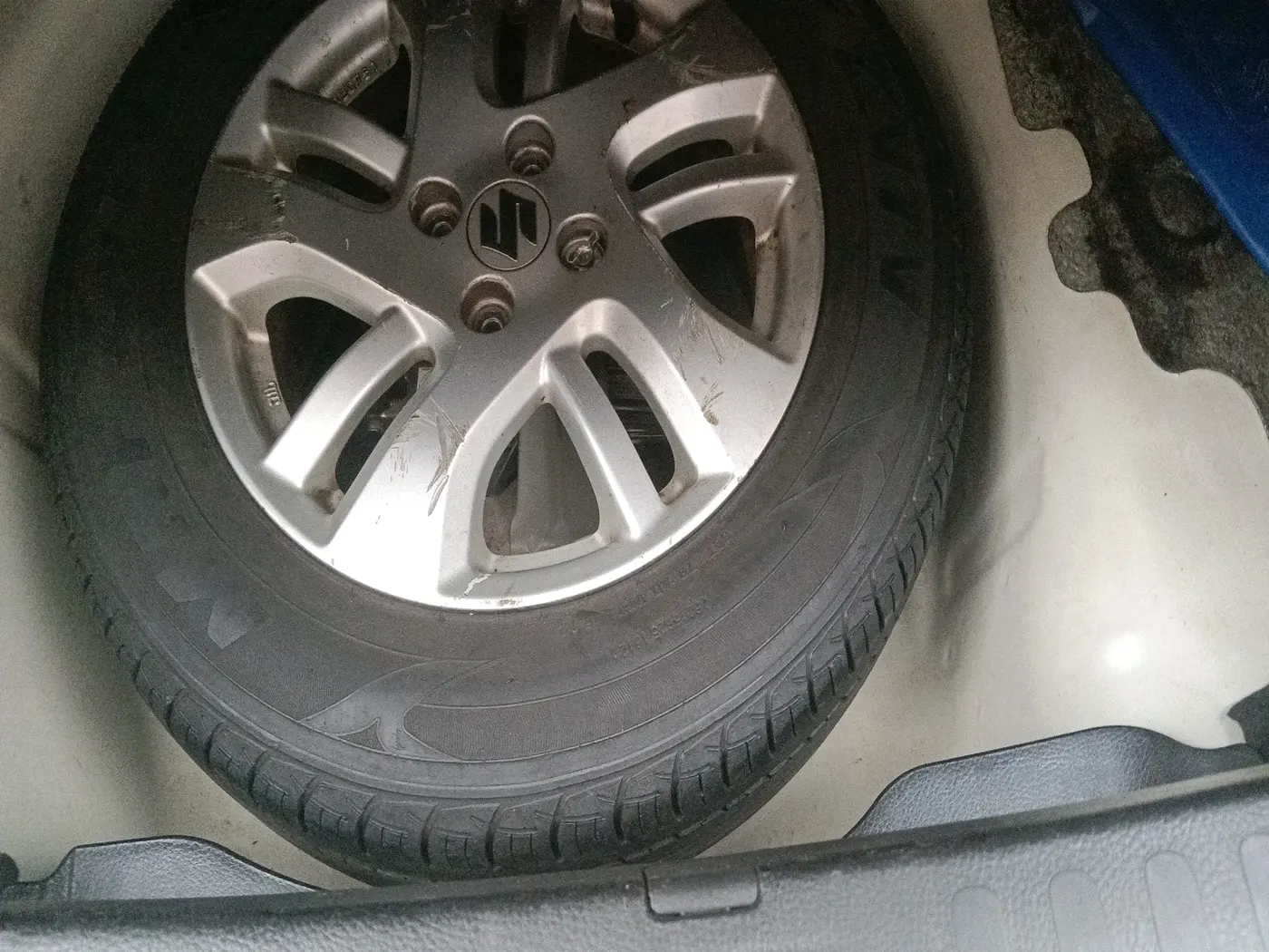 2012 Maruti Swift Dzire ZXI, Petrol, Manual, 31,680 km, tyre