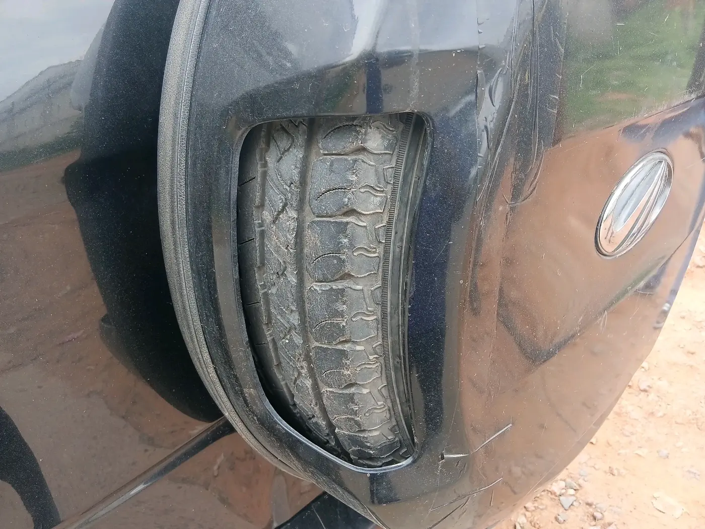 2017 Mahindra TUV300 T8 AMT, Diesel, Automatic, 72,754 km, tyre