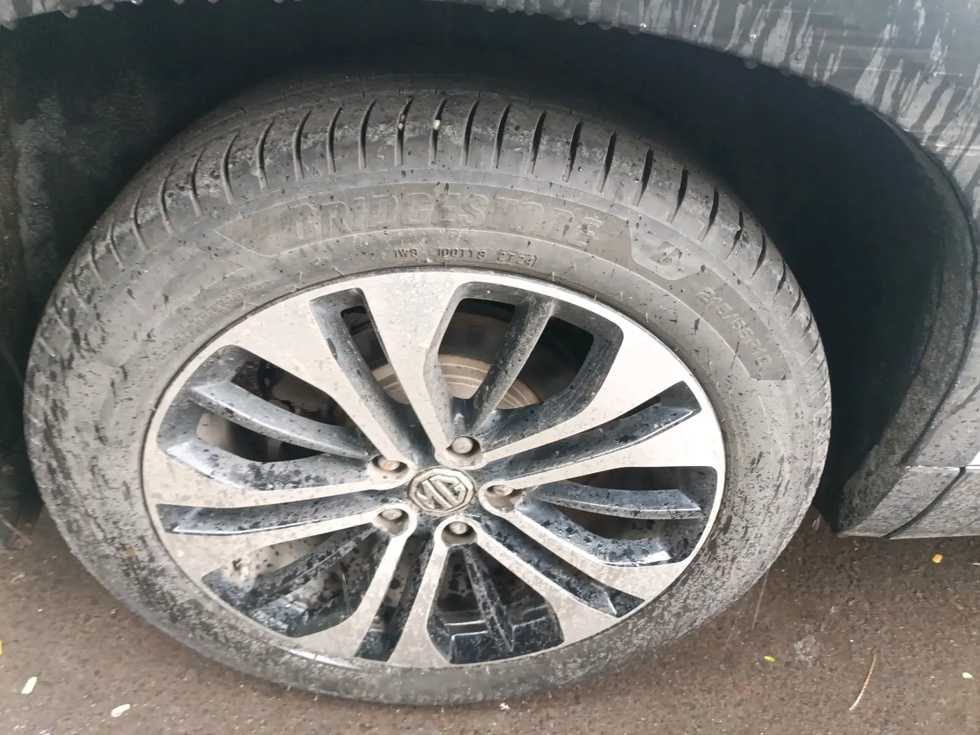2022 MG HECTOR SHARP 2.0 DIESEL, Diesel, Manual, 38,688 km, tyre