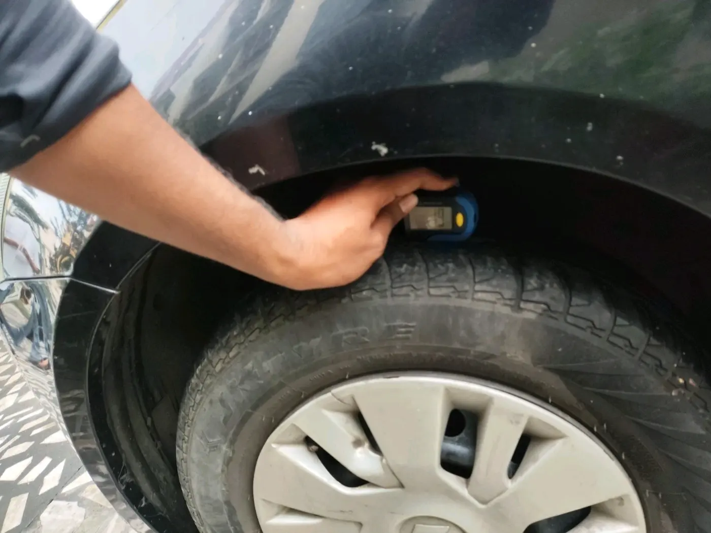 2012 Maruti Swift VXI, Petrol, Manual, 1,15,857 km, tyre
