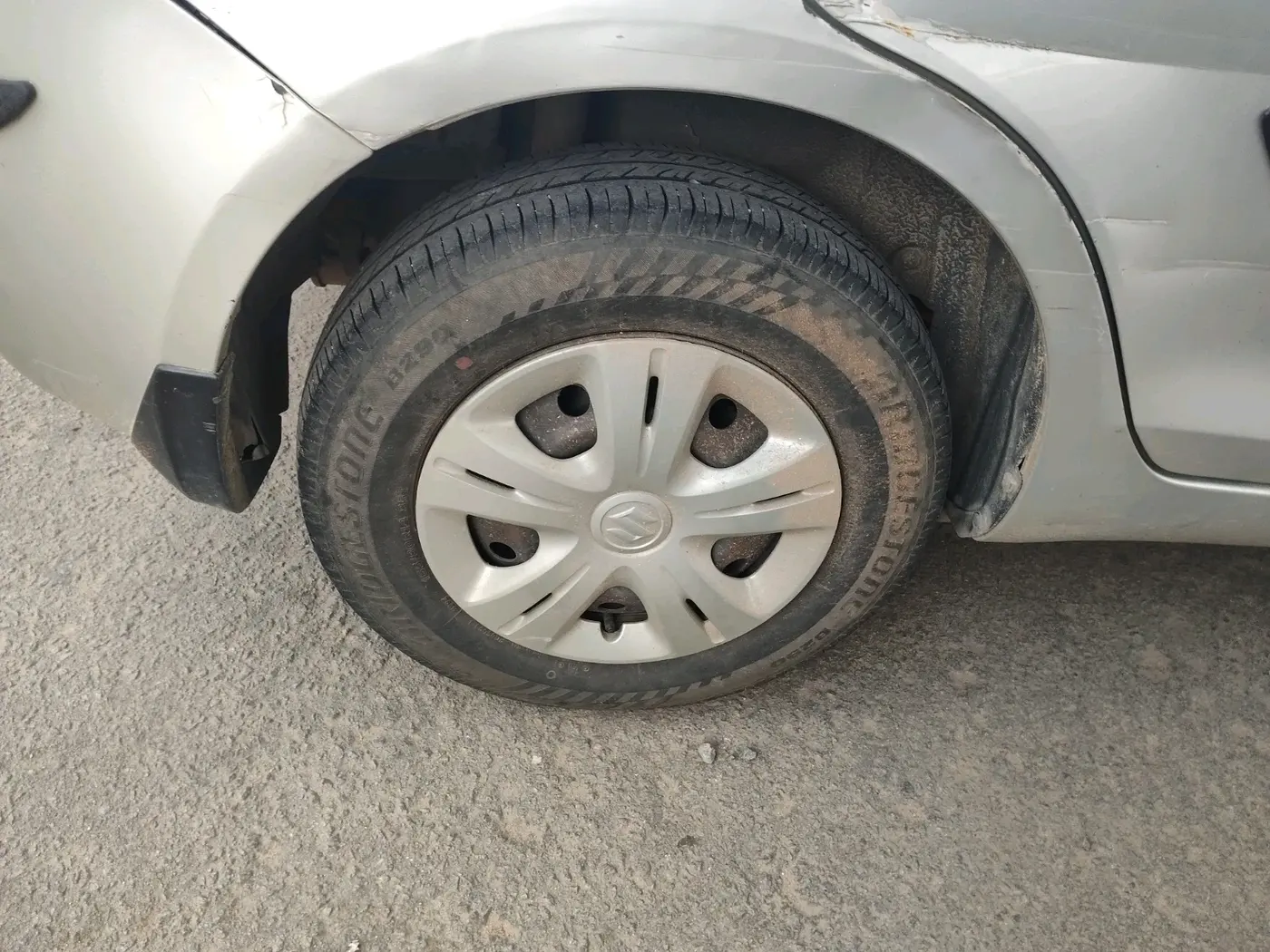 2013 Maruti Swift Dzire VXI, Petrol, Manual, 1,05,595 km, tyre