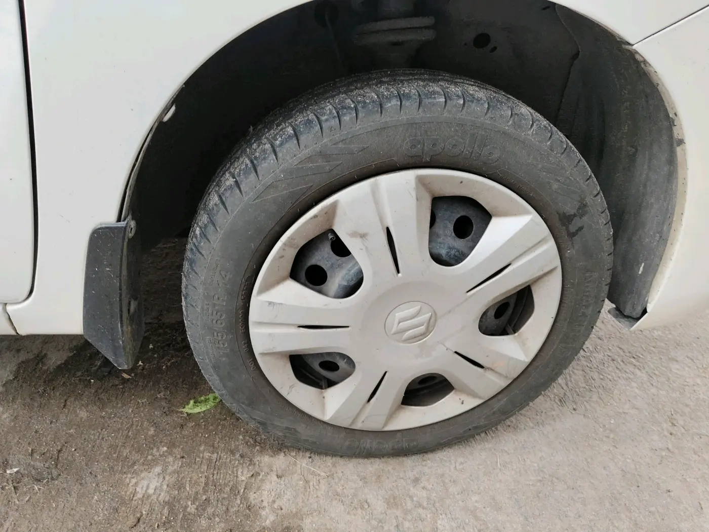 2017 Maruti Wagon R 1.0 VXI AMT, Petrol, Automatic, 50,761 km, tyre