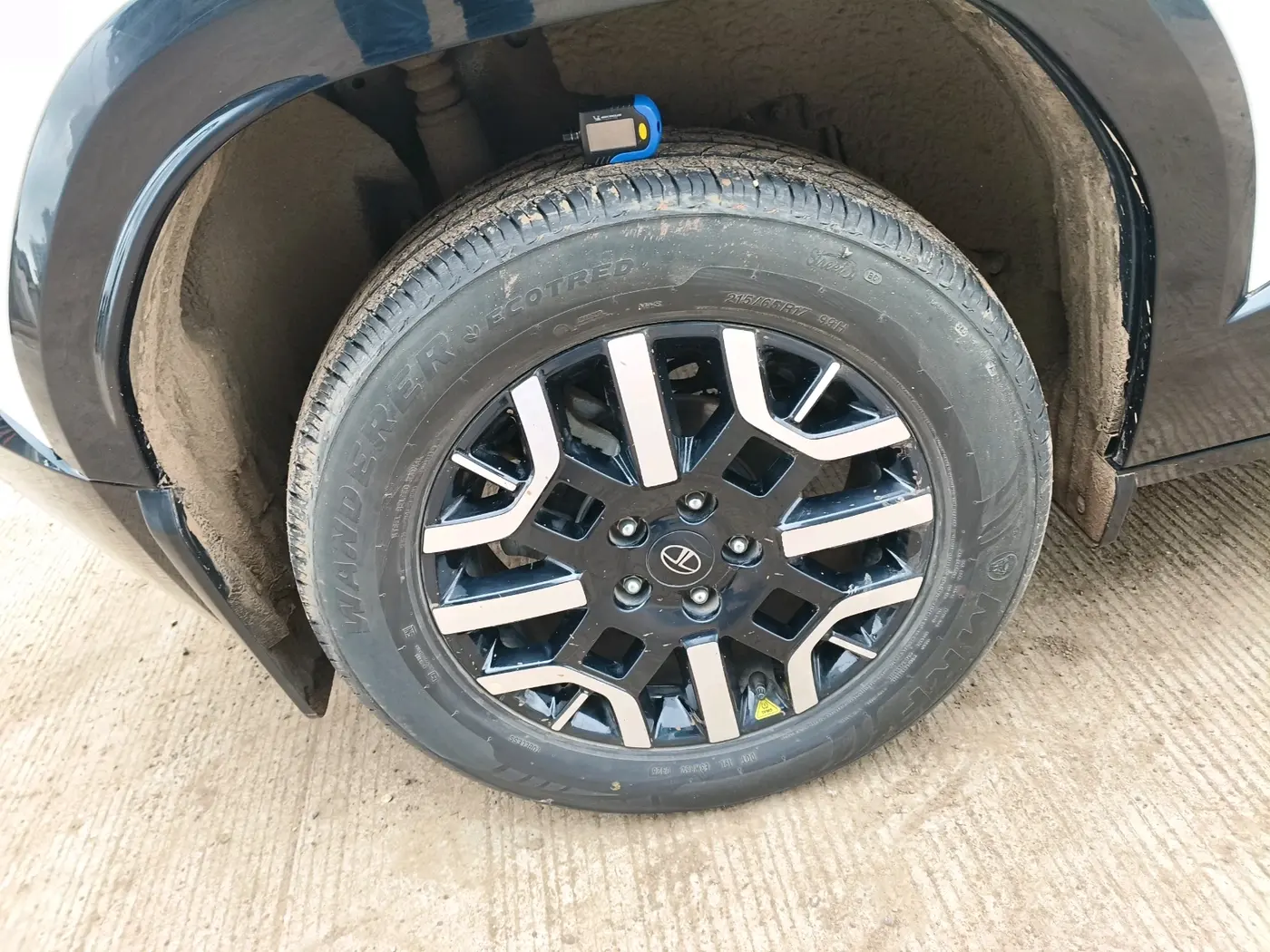 2026 Tata Sierra Pure Plus 1.5 Revotron MT, Petrol, Manual, 7,184 km, tyre