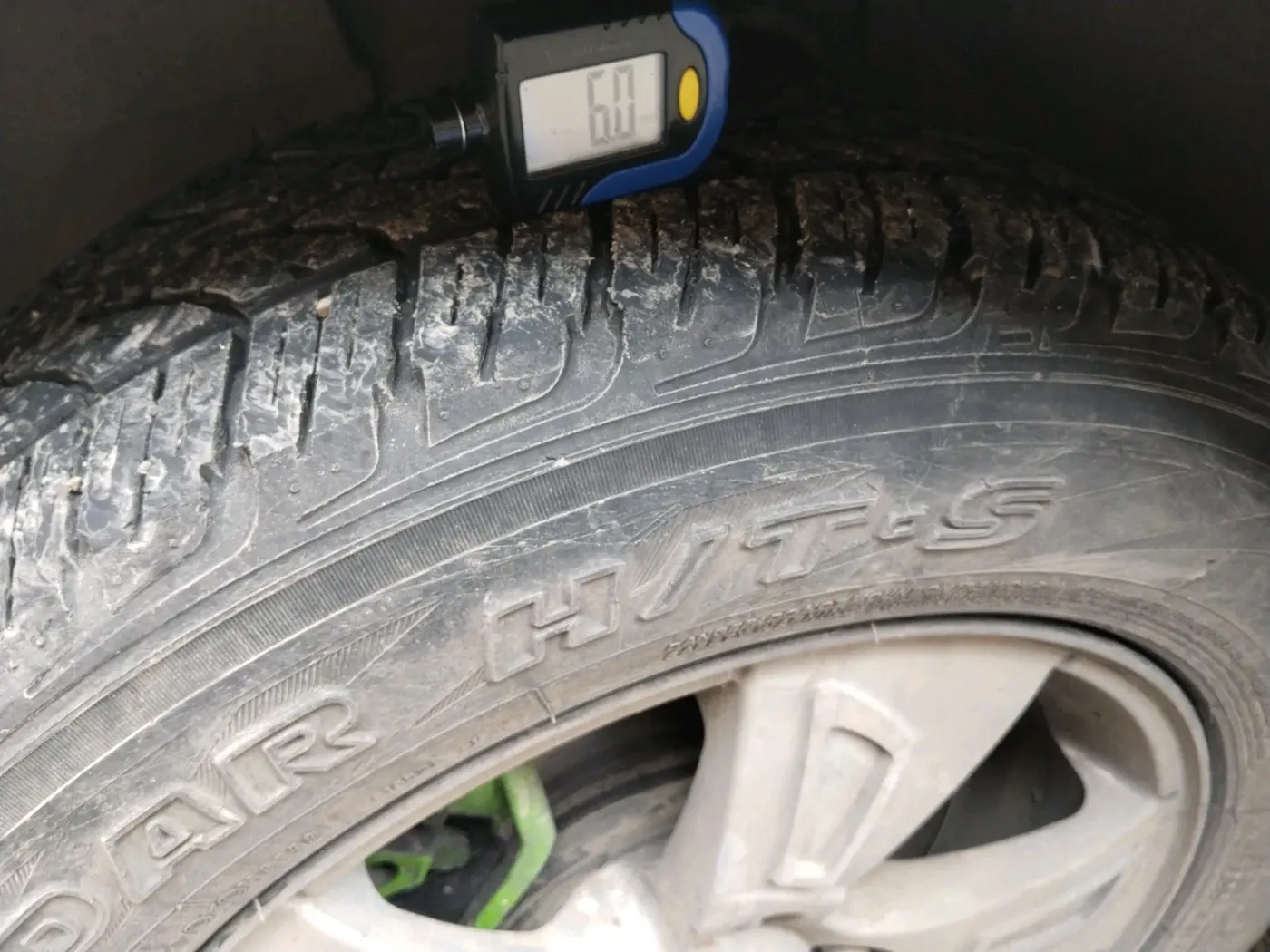 2012 Mahindra XUV500 W8, Diesel, Manual, 1,04,732 km, tyre