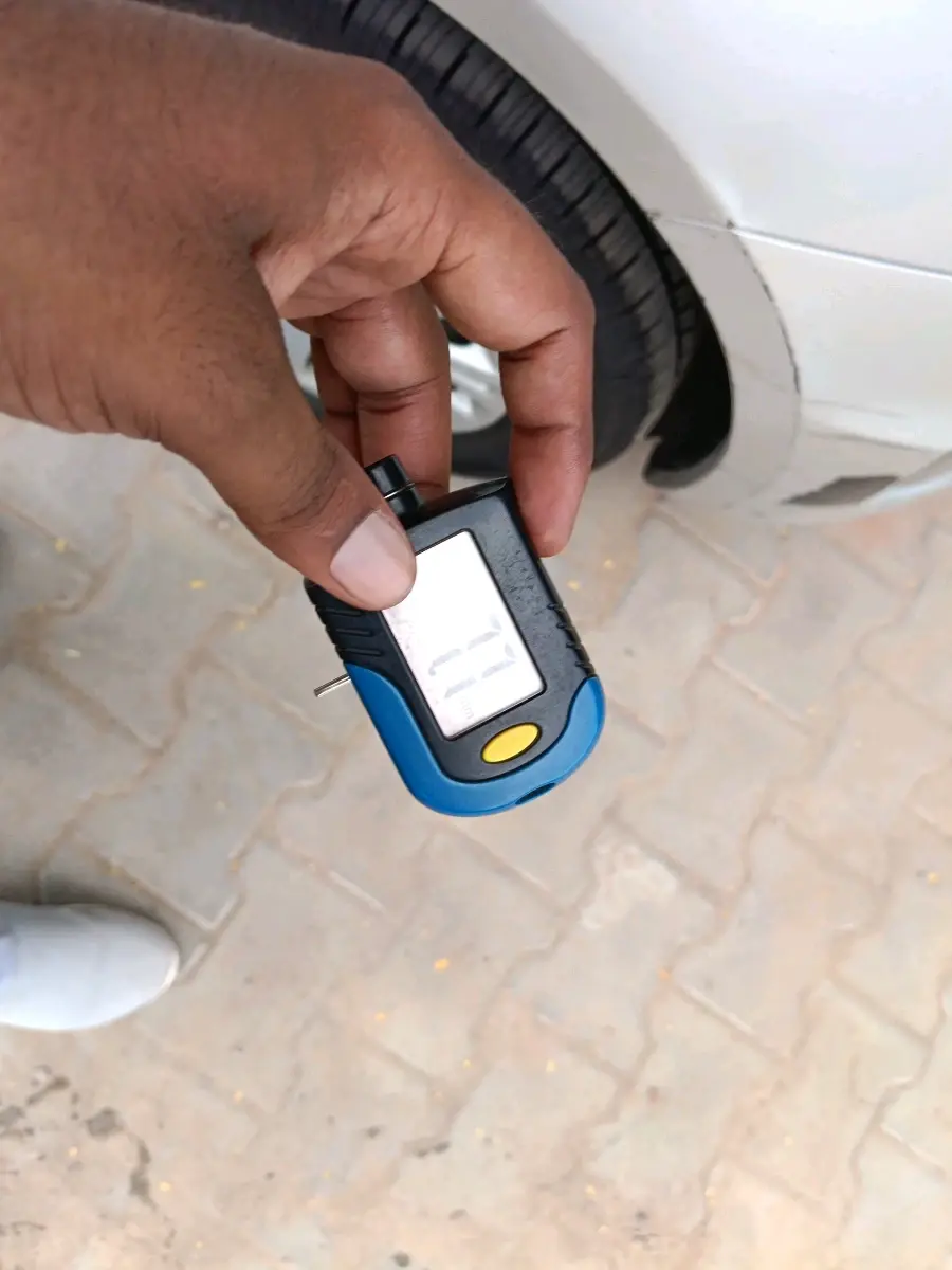 2014 Maruti Swift VXI, Petrol, Manual, 19,806 km, tyre