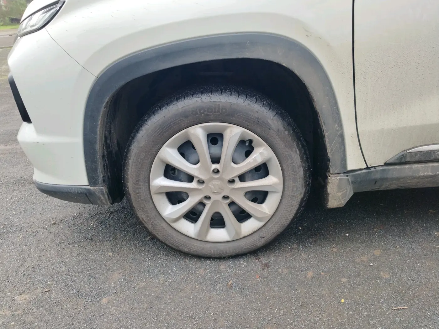 2024 Maruti Grand Vitara DELTA SMART HYBRID, Petrol, Manual, 21,135 km, tyre