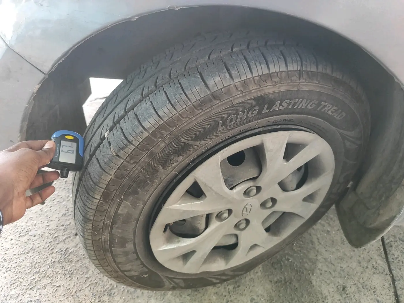 2012 Hyundai i20 MAGNA (O) 1.2, CNG, Manual, 1,53,819 km, tyre