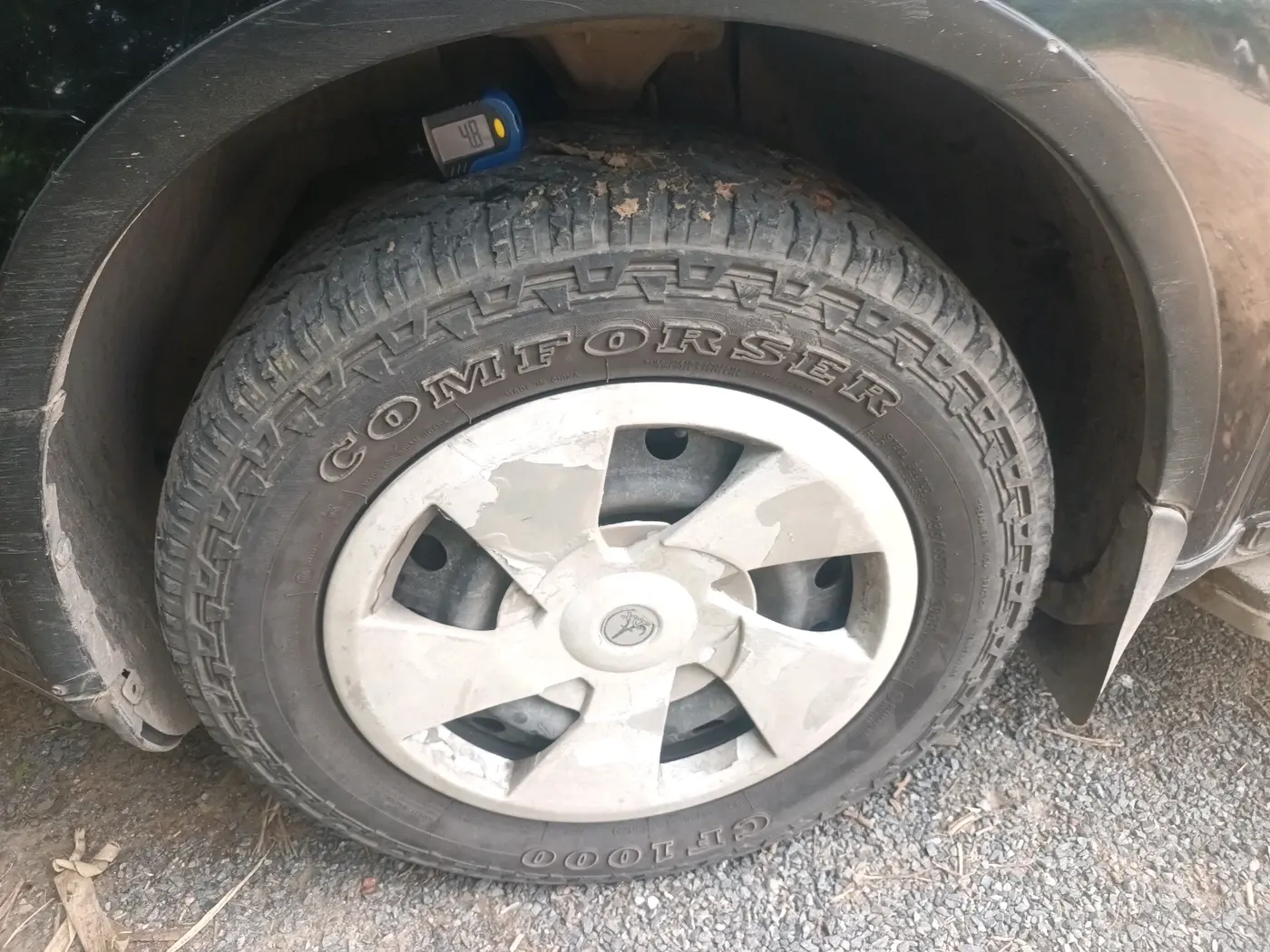 2017 Mahindra XUV500 W6 1.99, Diesel, Manual, 1,23,524 km, tyre