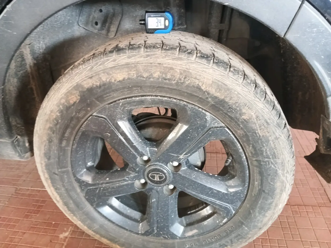 2022 Tata NEXON XZ PLUS (O) PETROL DARK EDITION, Petrol, Manual, 56,989 km, tyre