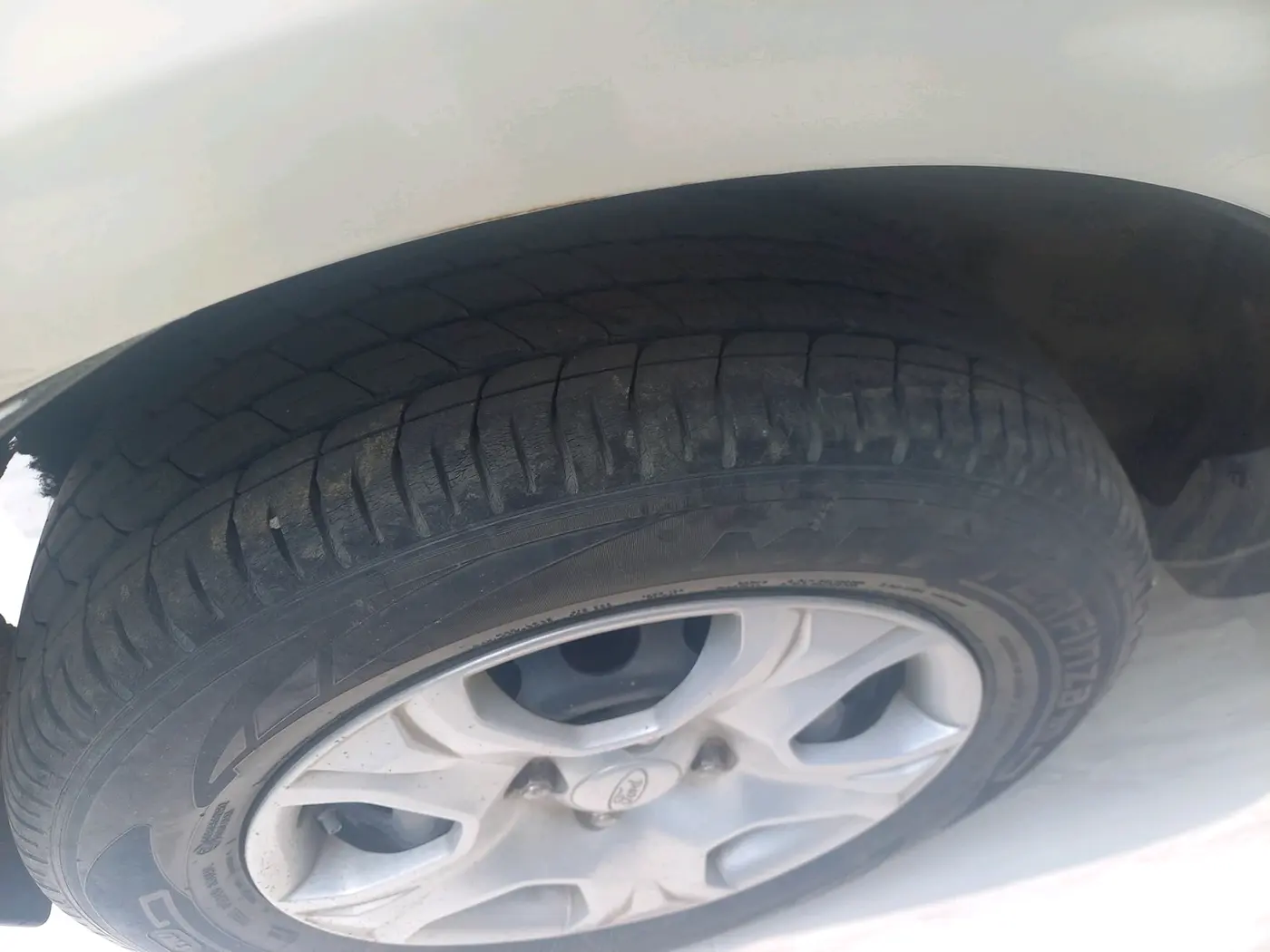 2013 Ford Ecosport AMBIENTE 1.5L DIESEL, Diesel, Manual, 1,64,122 km, tyre