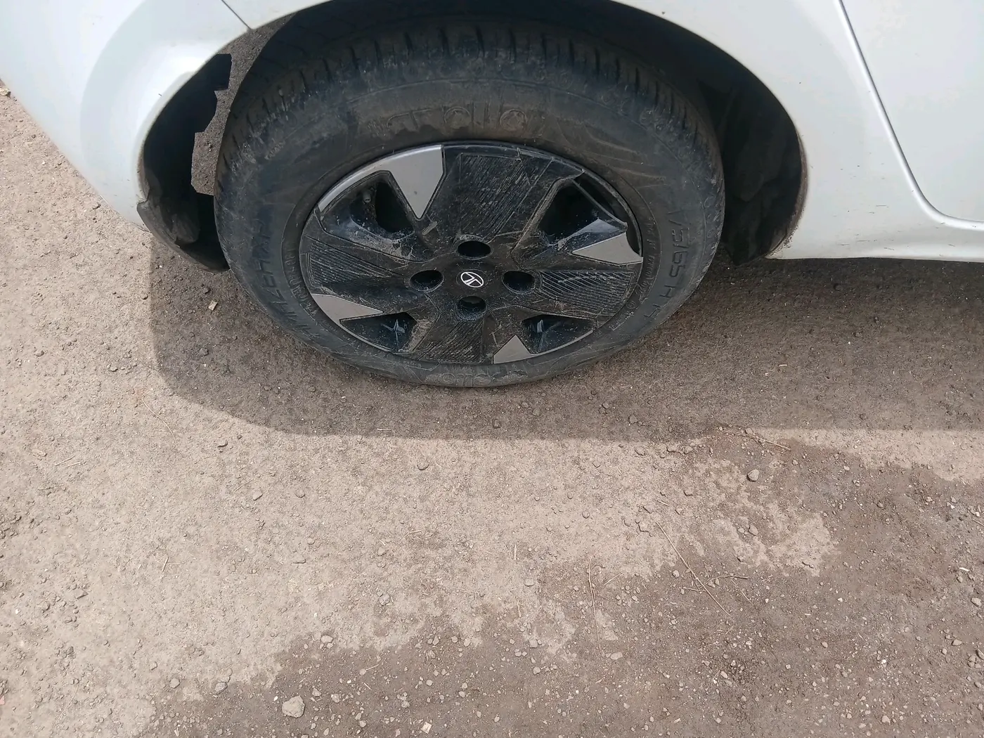 2024 Tata TIAGO EV XZ PLUS TECH LUX LONG RANGE FAST CHARGER, Electric, Automatic, 38,519 km, tyre