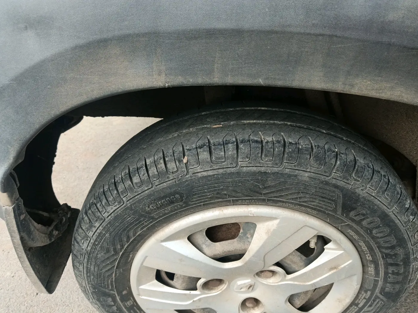 2016 Renault Kwid RXL, Petrol, Manual, 37,714 km, tyre