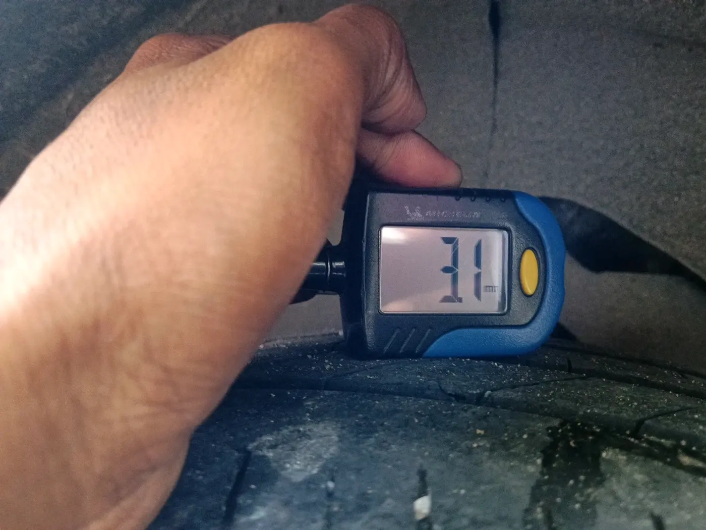 2024 Tata Safari Accomplished 7str AT, Diesel, Automatic, 44,205 km, tyre