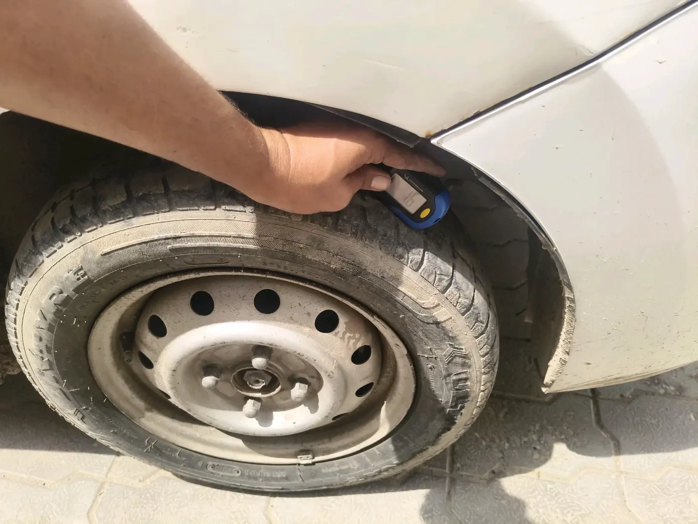 2016 Maruti Wagon R 1.0 LXI CNG, CNG, Manual, 74,167 km, tyre