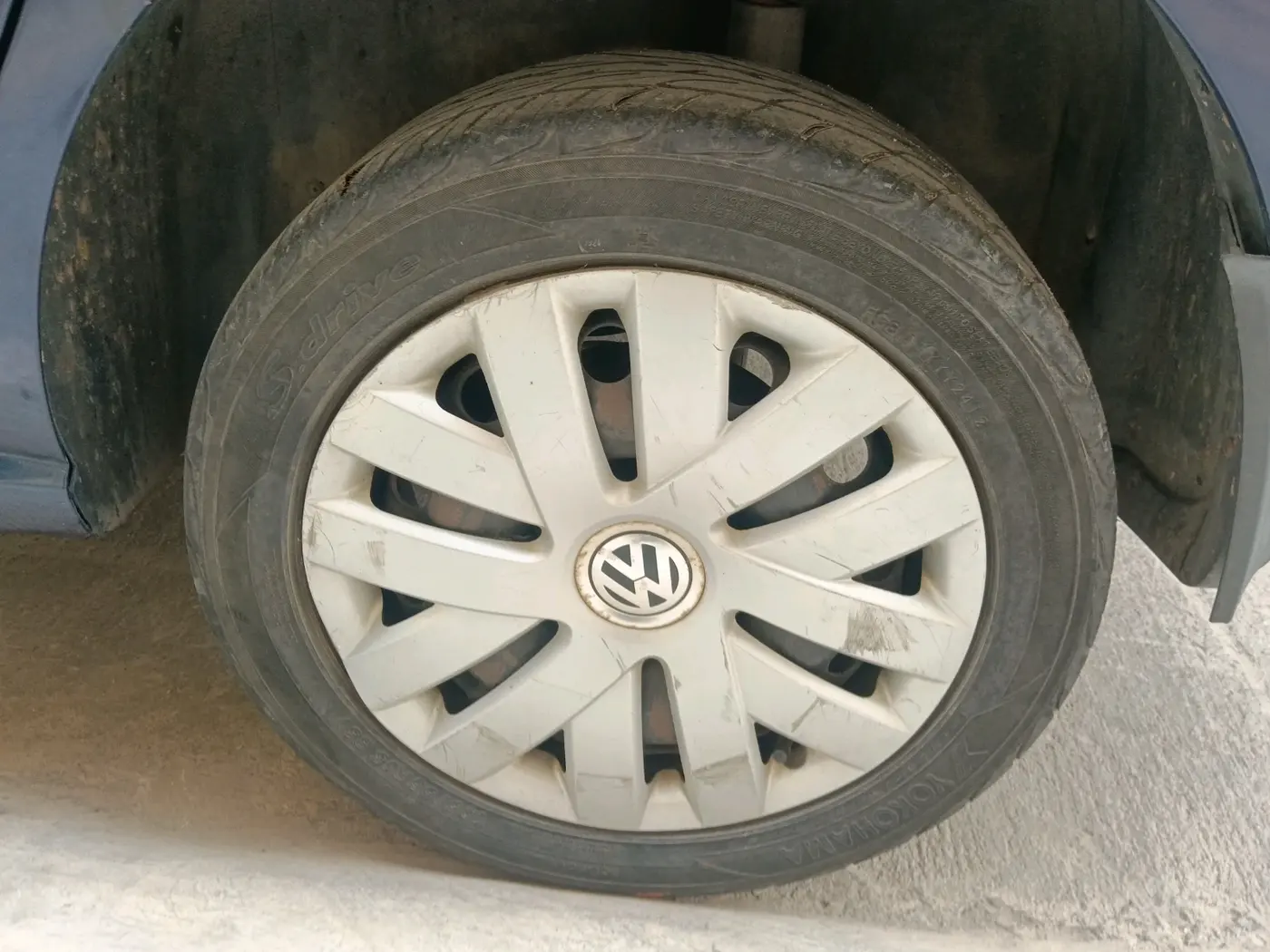 2013 Volkswagen Polo COMFORTLINE 1.2L PETROL, Petrol, Manual, 80,990 km, tyre