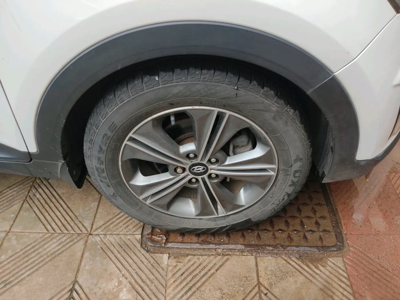 2016 Hyundai Creta SX PLUS AT 1.6 PETROL, Petrol, Automatic, 64,282 km, tyre