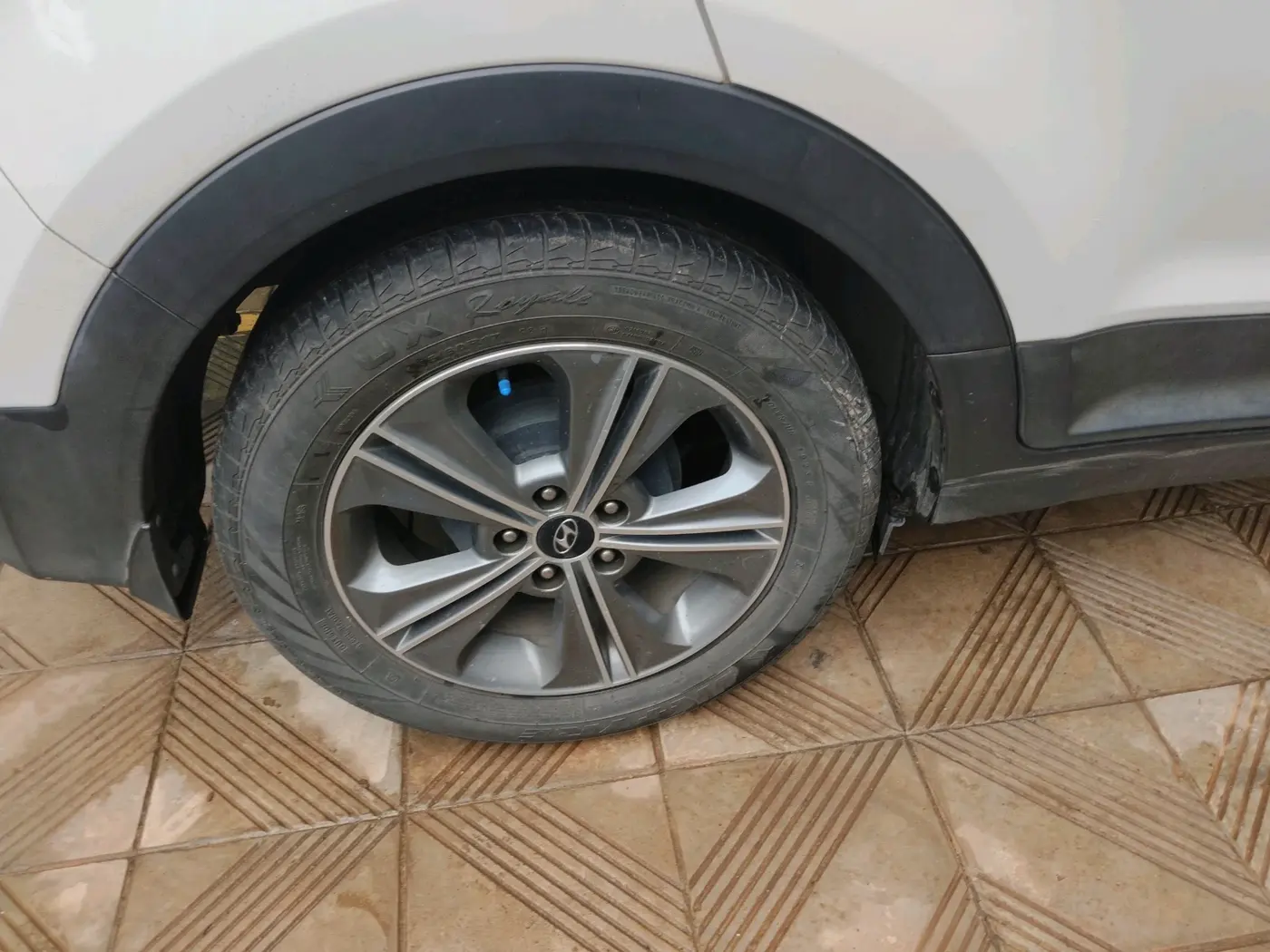 2016 Hyundai Creta SX PLUS AT 1.6 PETROL, Petrol, Automatic, 64,282 km, tyre