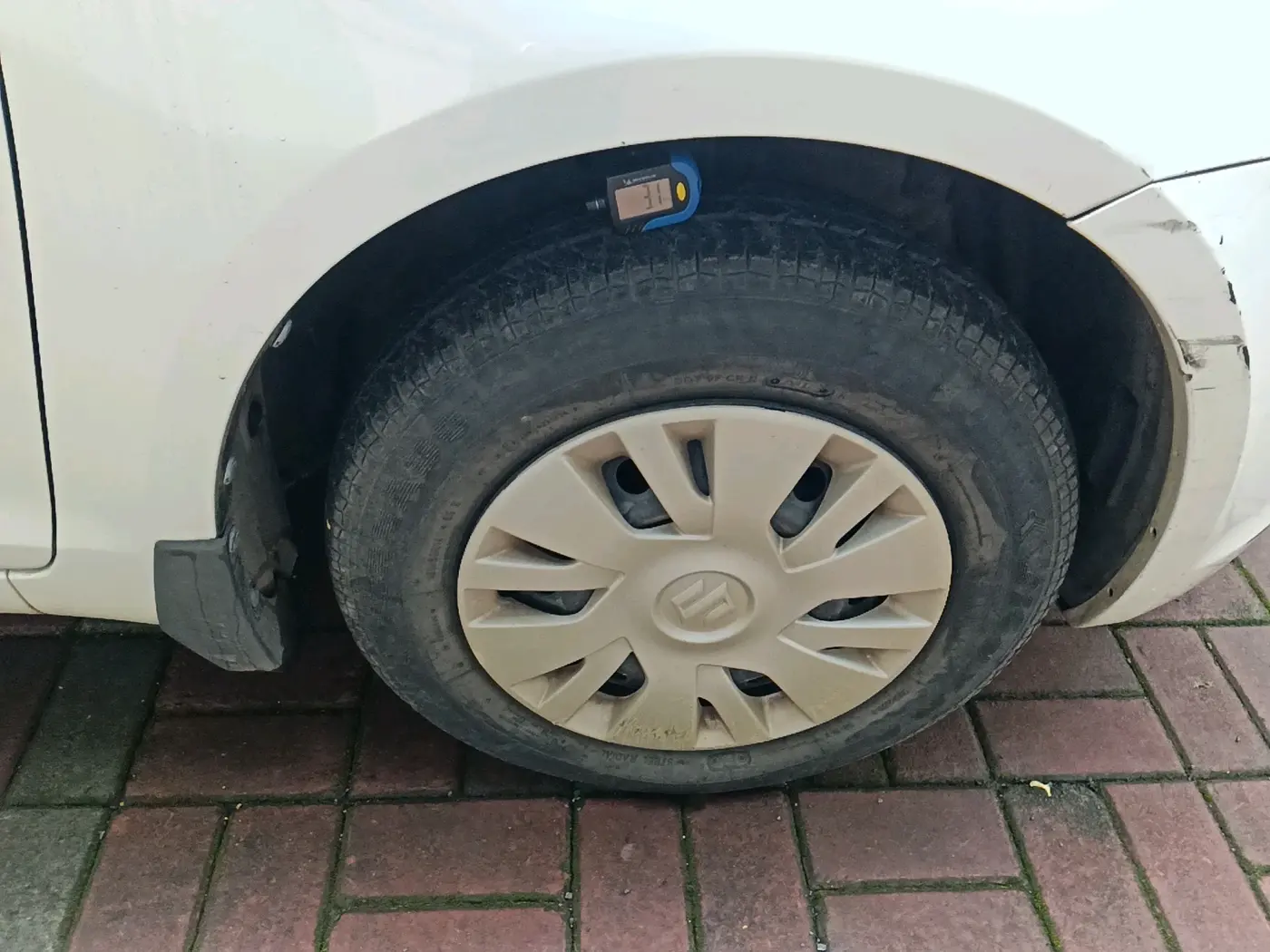 2012 Maruti Swift VXI, Petrol, Manual, 25,697 km, tyre