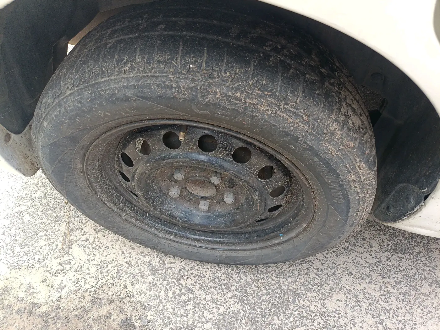 2012 Maruti Ertiga VXI, Petrol, Manual, 98,262 km, tyre