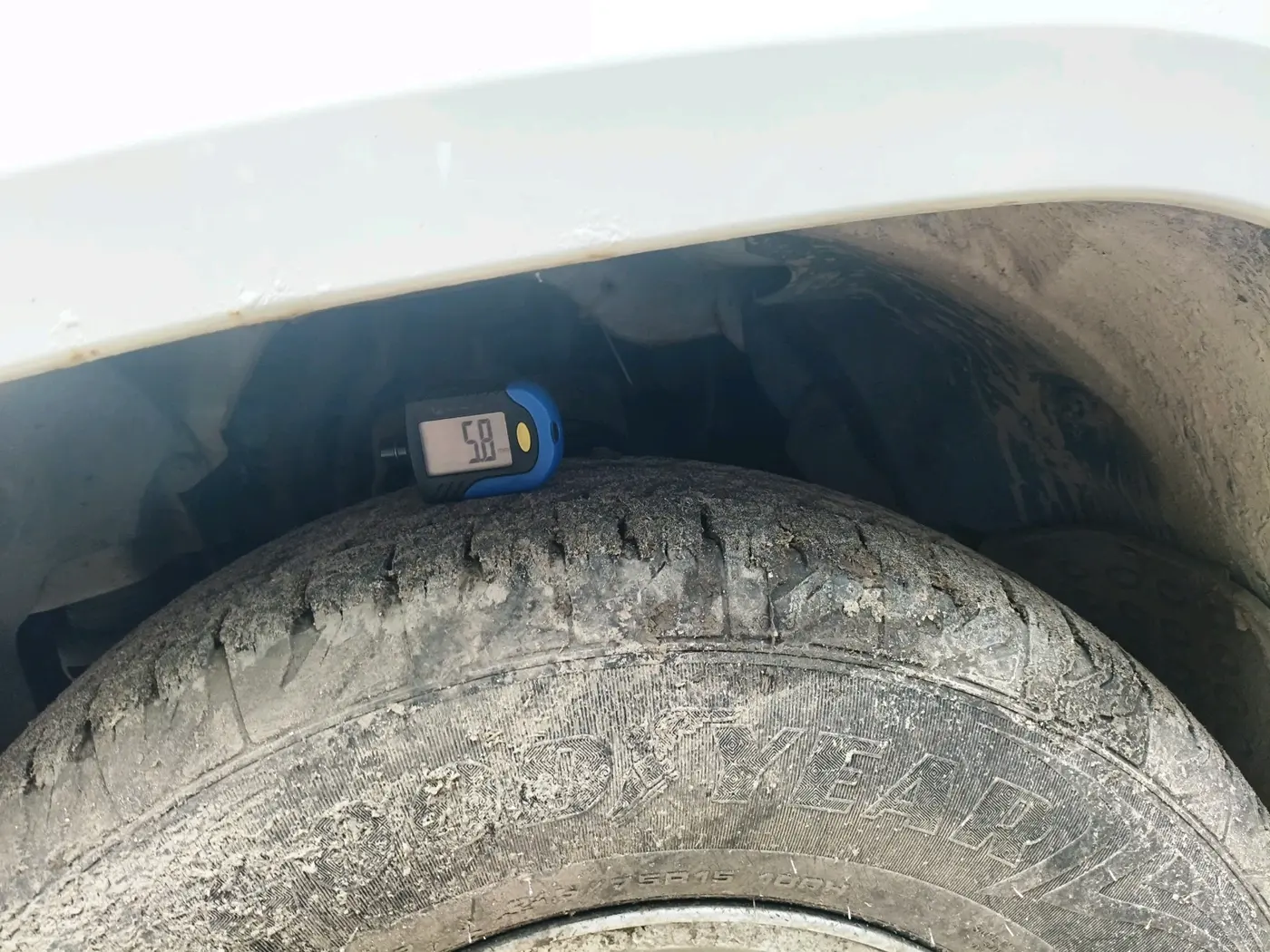 2017 Mahindra TUV300 T8, Diesel, Manual, 1,14,281 km, tyre